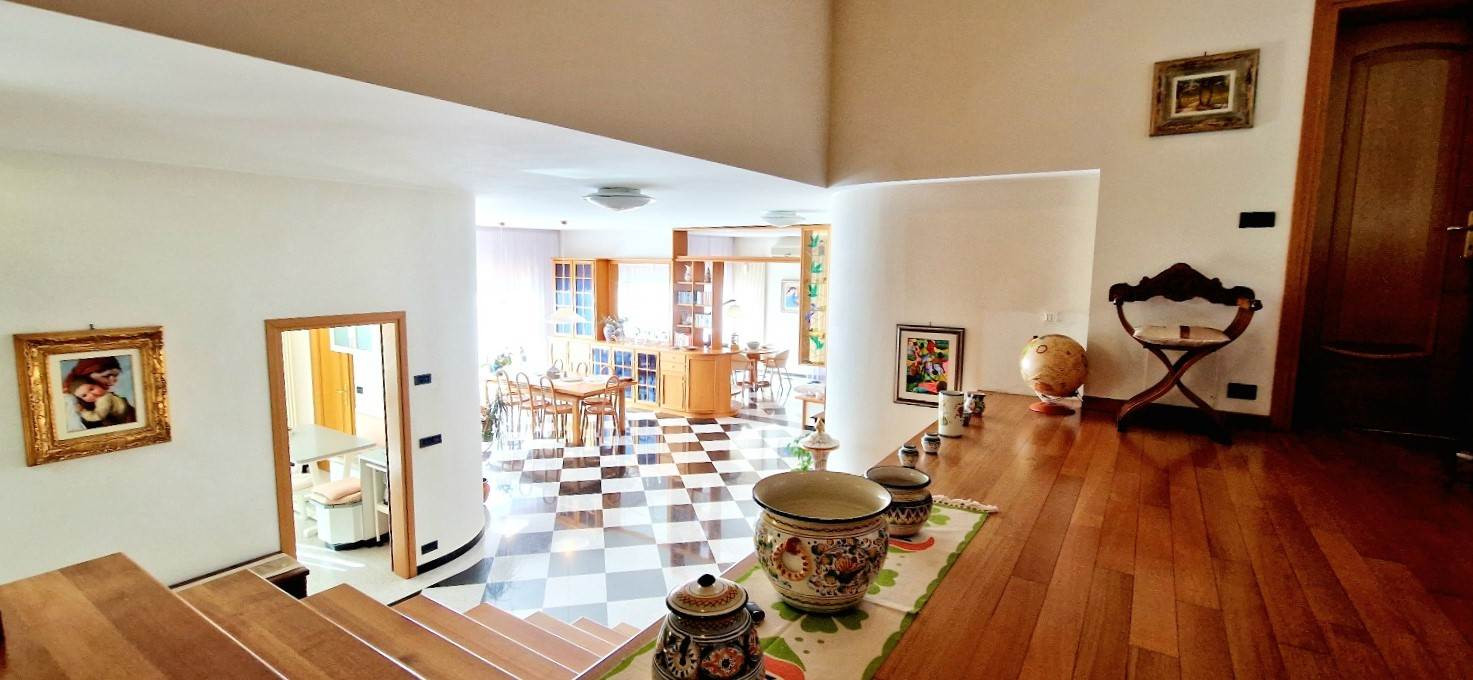 gallery gallery-image