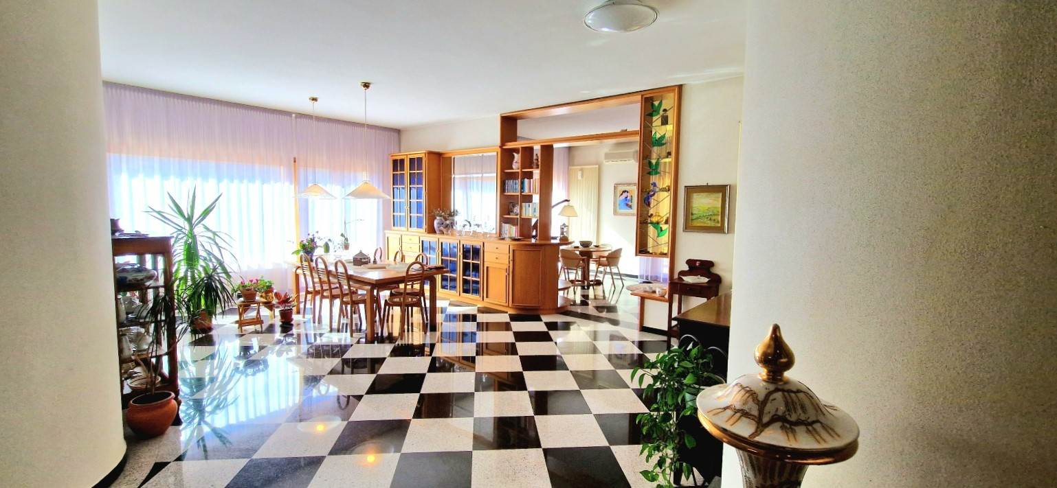 gallery gallery-image