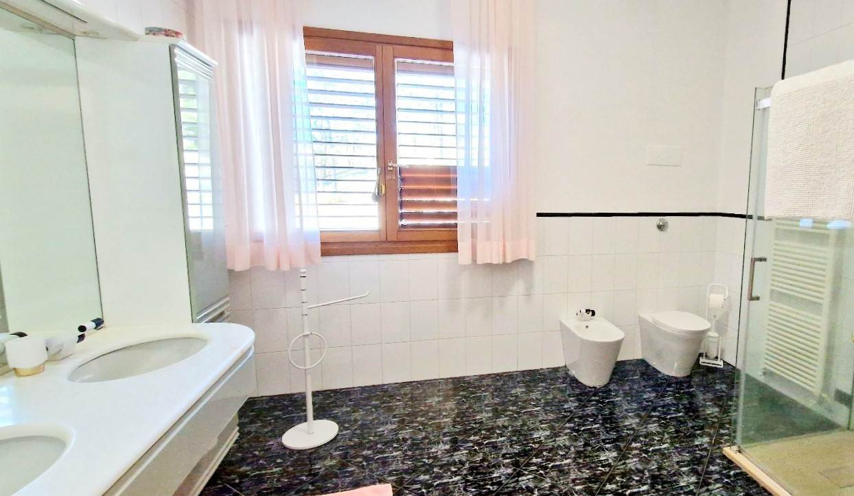 gallery gallery-image