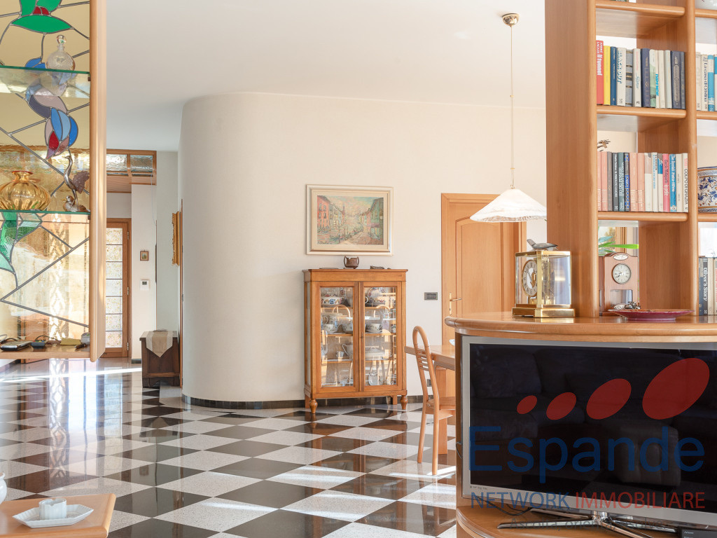gallery gallery-image