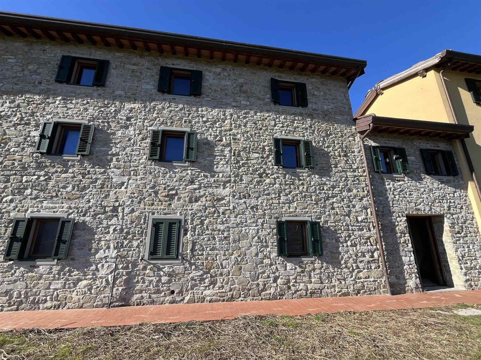 gallery-image